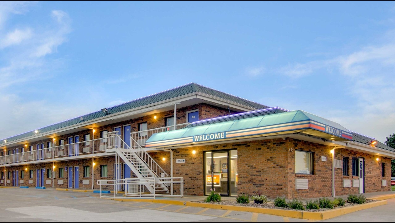 m6_8692_exterior1.jpg