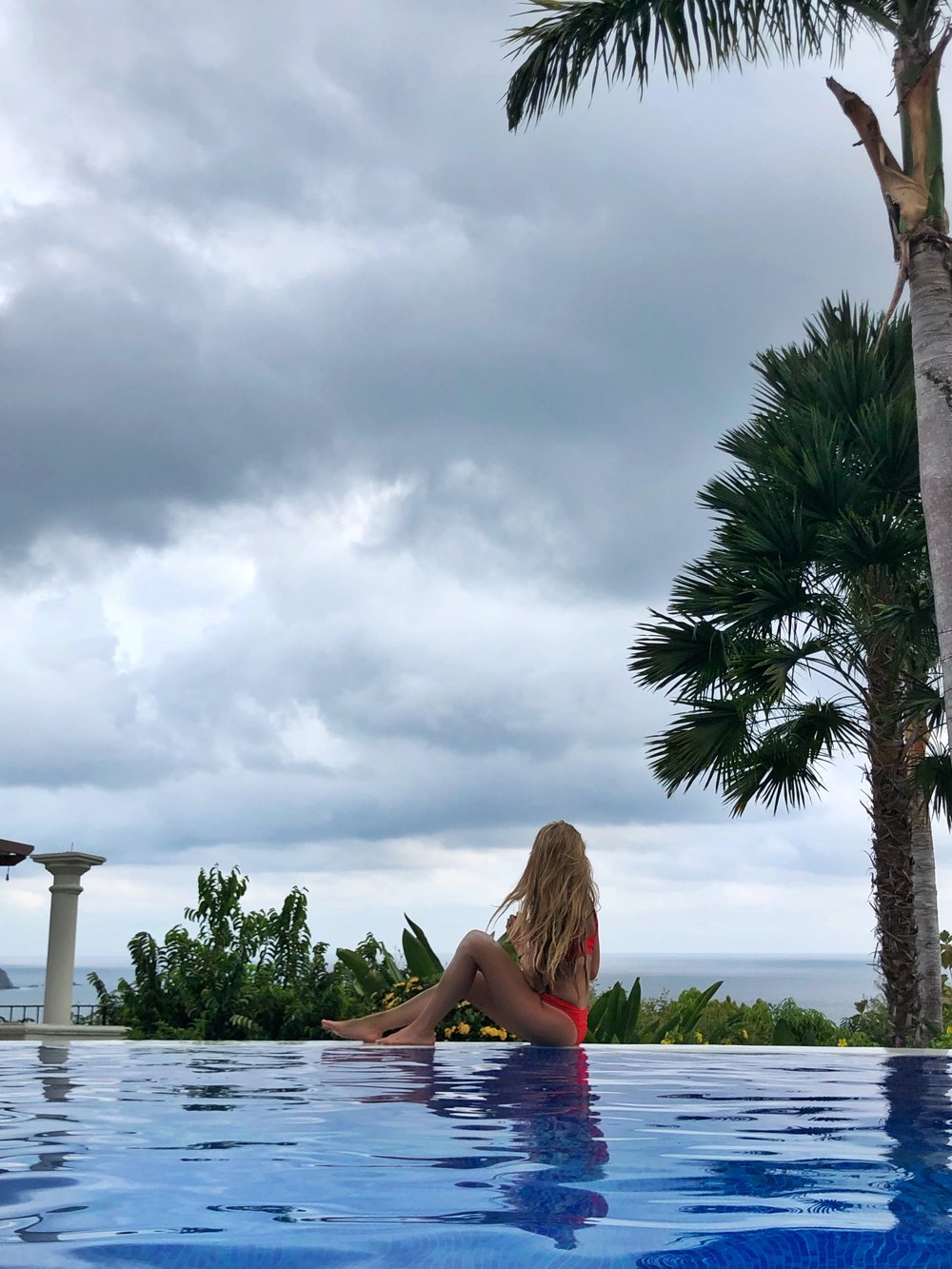 Parador Resort Costa Rica Infinity pool @yoga_ky