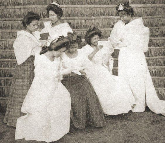 Pilipinx women from the Visayas, 1904