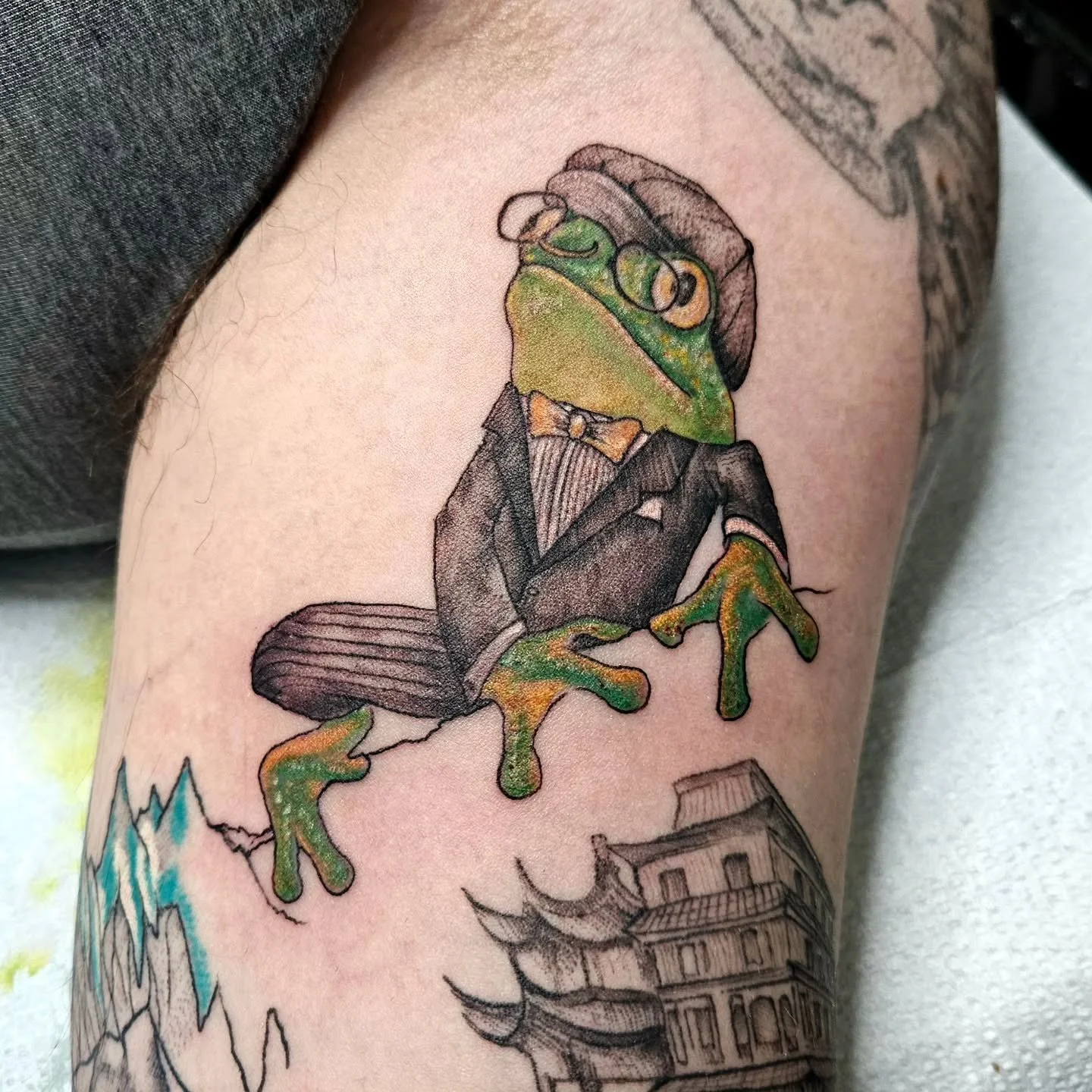 Is that COLOR!?
I heard rumors that I don't do color tattoos.  I do. 
Anyways. I have available times this month still.  Today I'll open 2026 up and also some Sundays! Stay tuned for that. 
Please follow my booking link in my bio to make an appointme