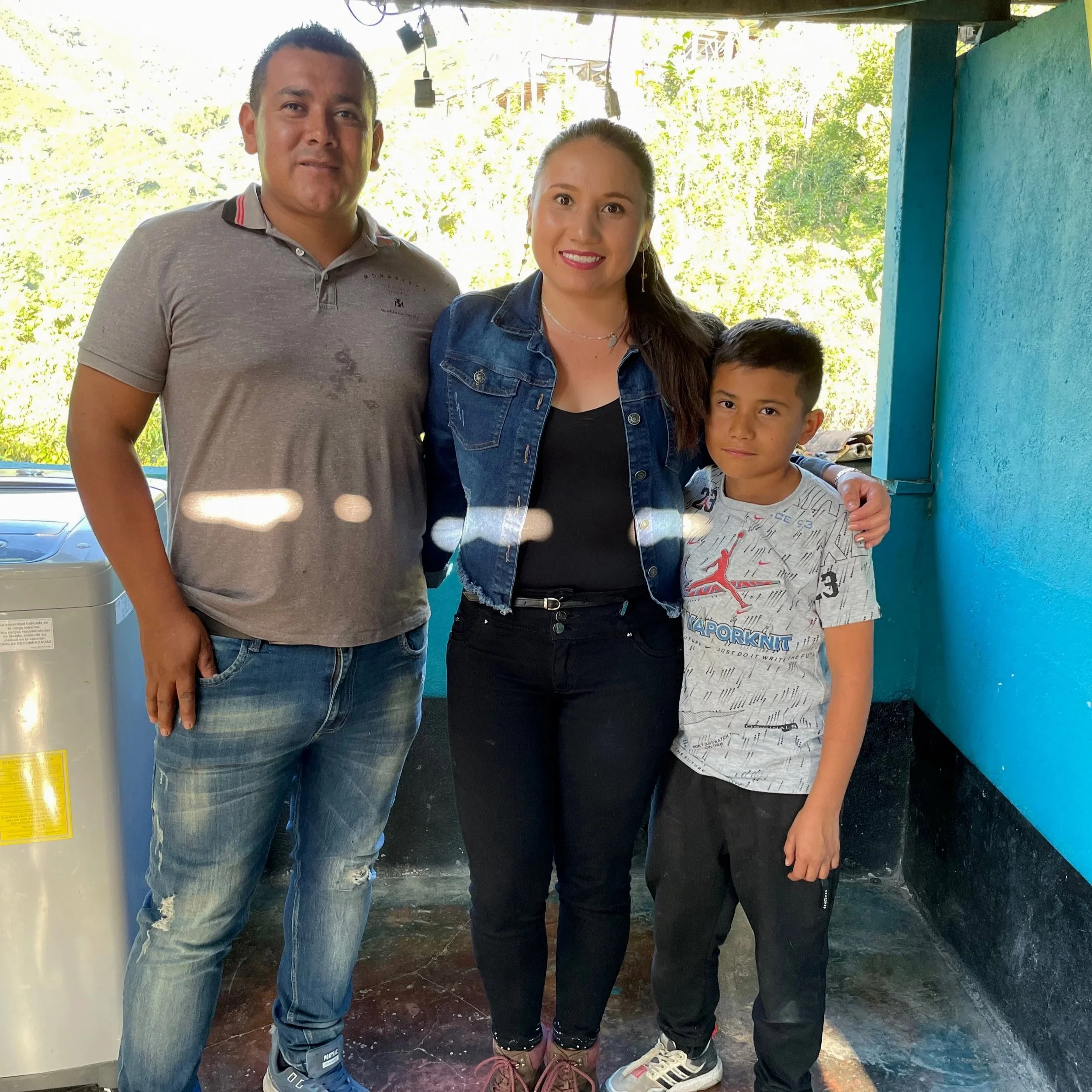 Viviana+Realpe+esposo+Pablo+e+hijo.jpg (Copy)