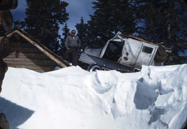 SnowCat on CedarBrks CabinRoof3-1949.jpg