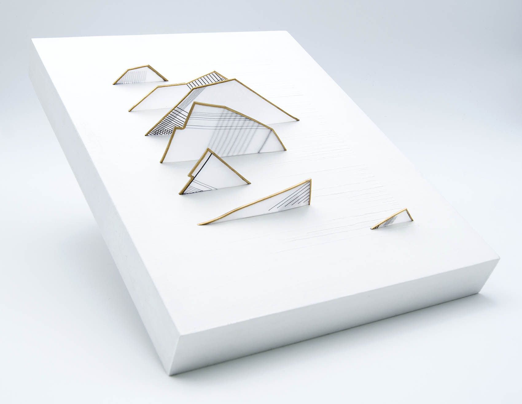 dp3d004-scored-typography-angle.jpg