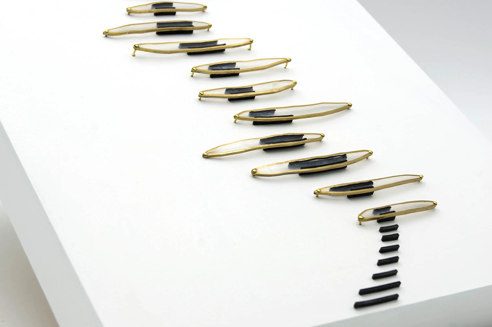 dp3d019-implied-line-detail1.jpg