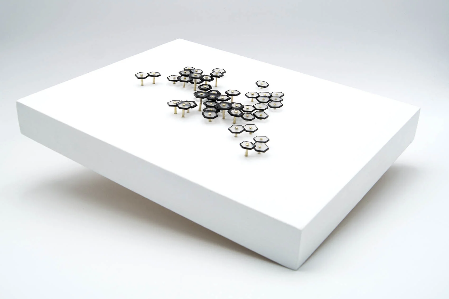 dp3d030-hexagons-corner.jpg
