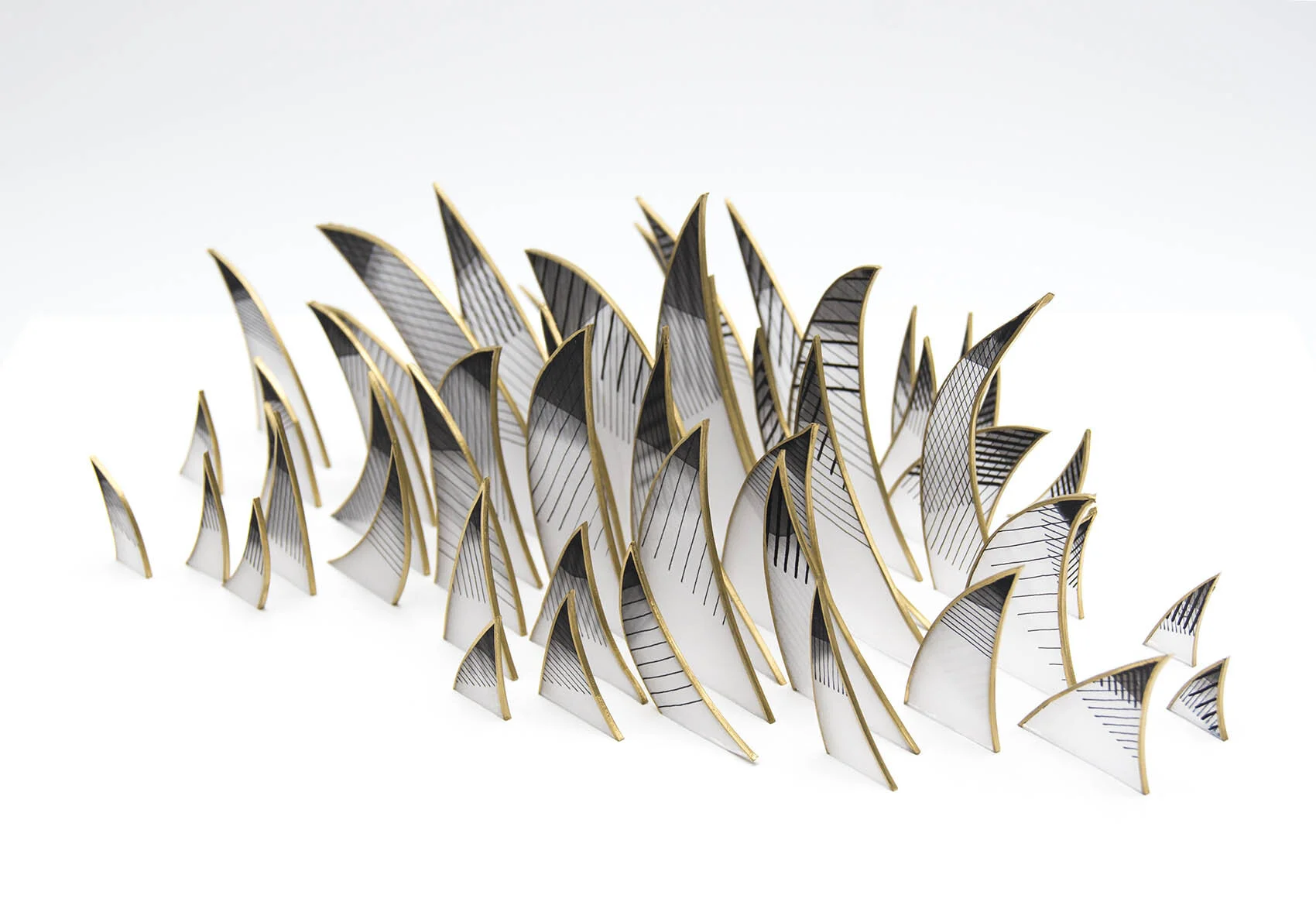 dp3d069-gradient-fangs-detail1.jpg