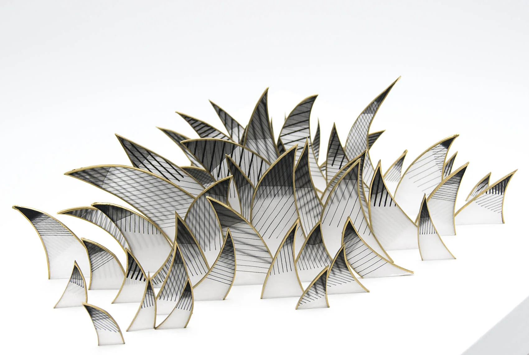 dp3d069-gradient-fangs-detail2.jpg