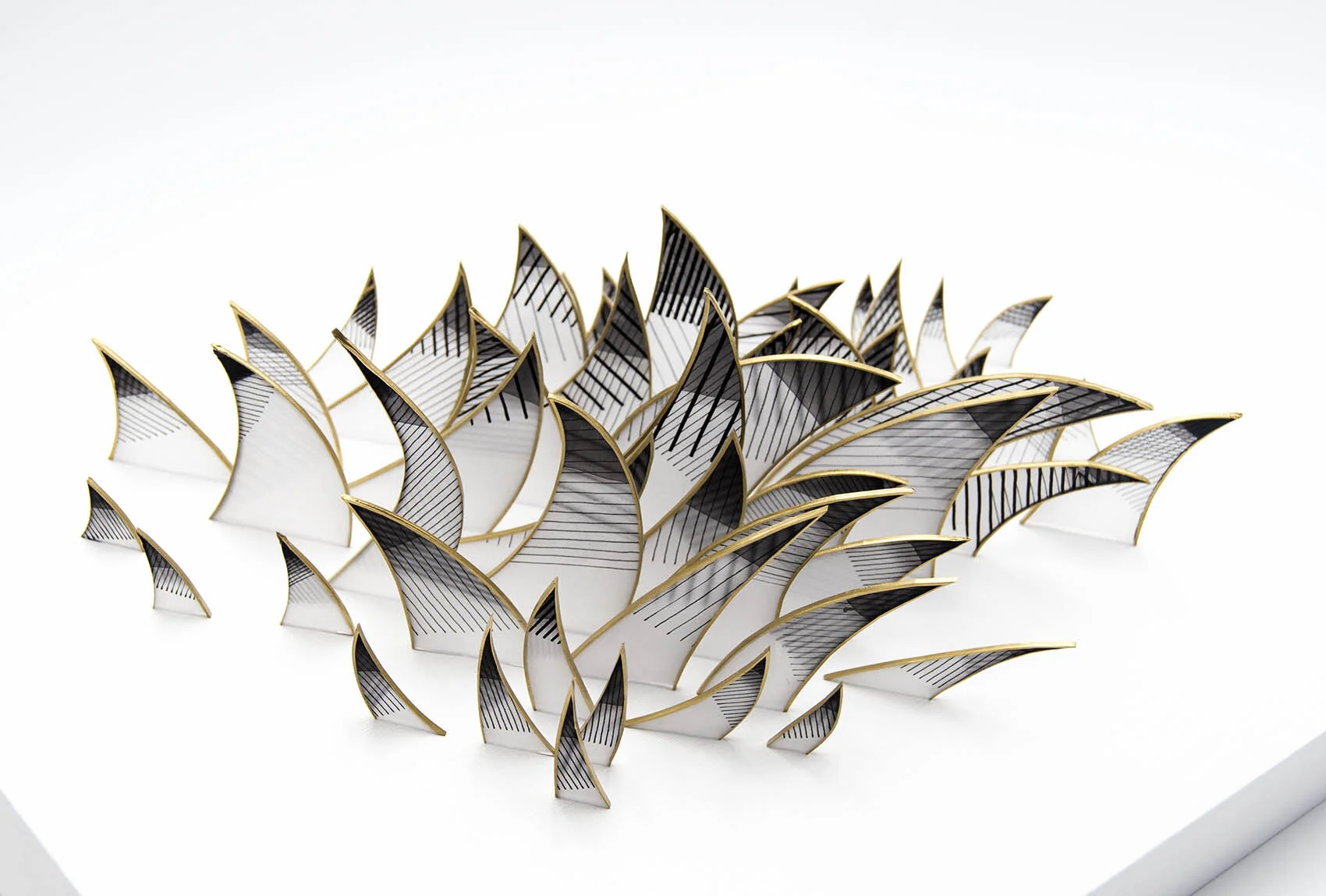 dp3d069-gradient-fangs-detail3.jpg