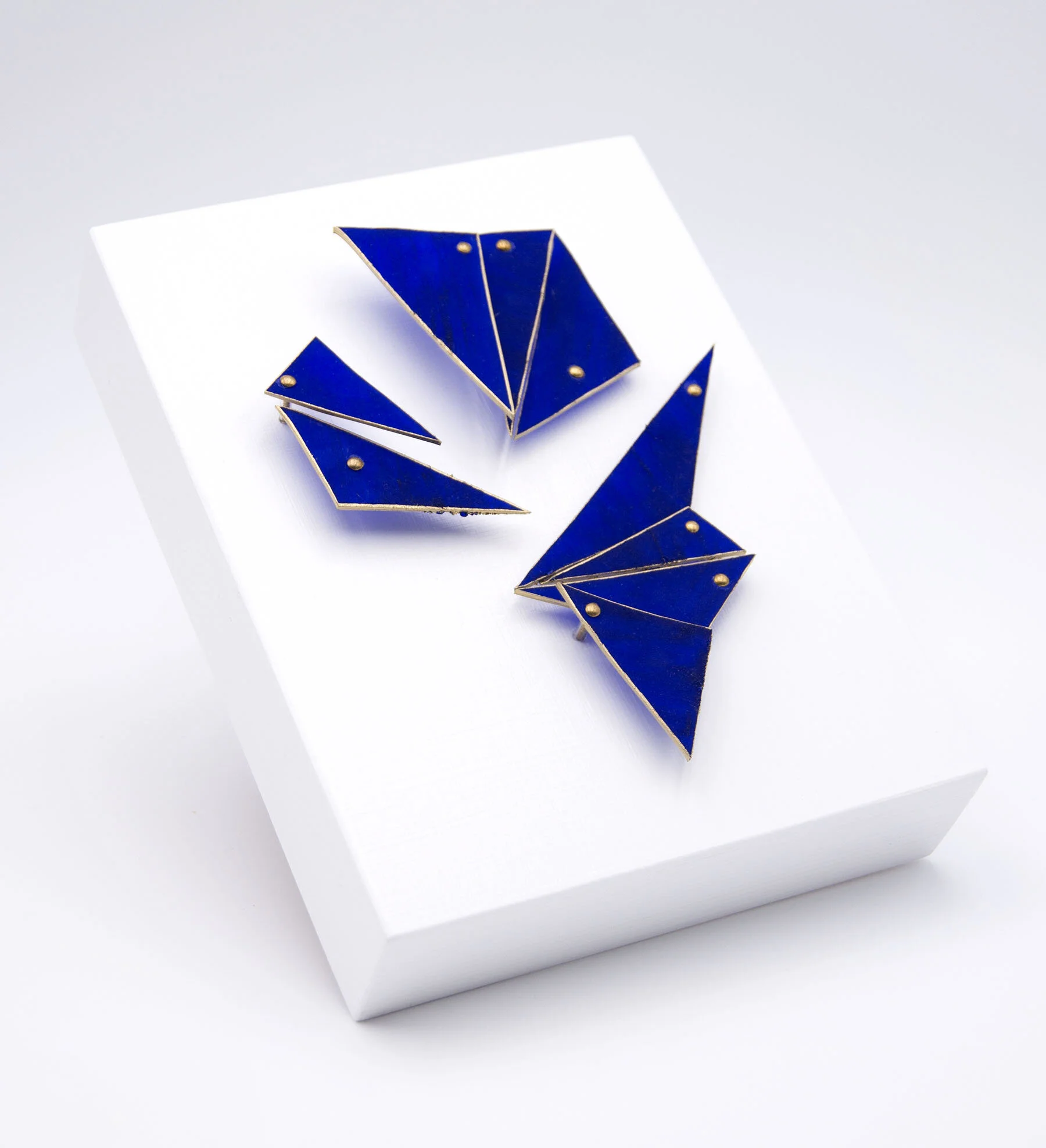 ch3d014-klein-origami-angle.jpg