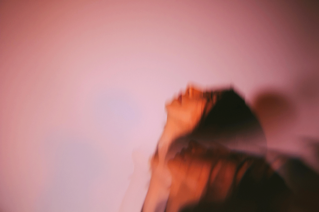 claugif3.gif