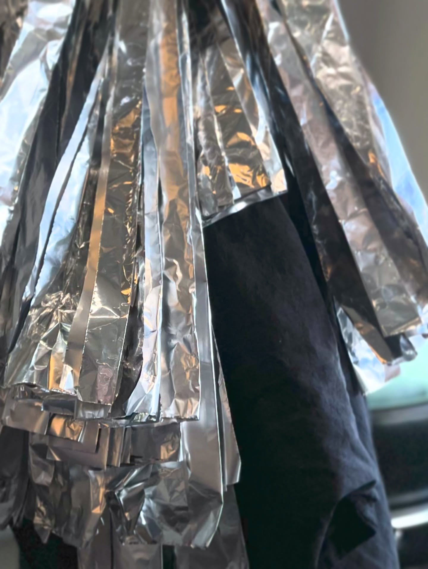Just a few foils to brighten your day☀️🌞

New year + New hair? Whether it&rsquo;s going brighter or changing up your hair with a cut, let us help you! Let&rsquo;s start this new year with the hair of your dreams. Let&rsquo;s take it off of the mood 