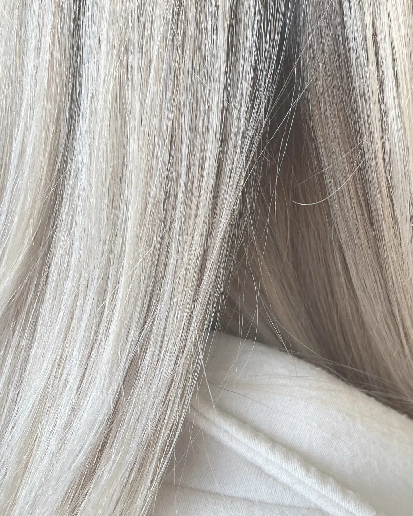 Salon moments🫧

Little laughs, fresh hair, good conversations, and tiny pieces of art leaving the chair.

Call +1 (780) 433-9922 to book! Or book online with the link in bio!!📲

#lovepoho  #PandHSalon #Ponytailsandhorseshoes #yeghairsalon #stylingw