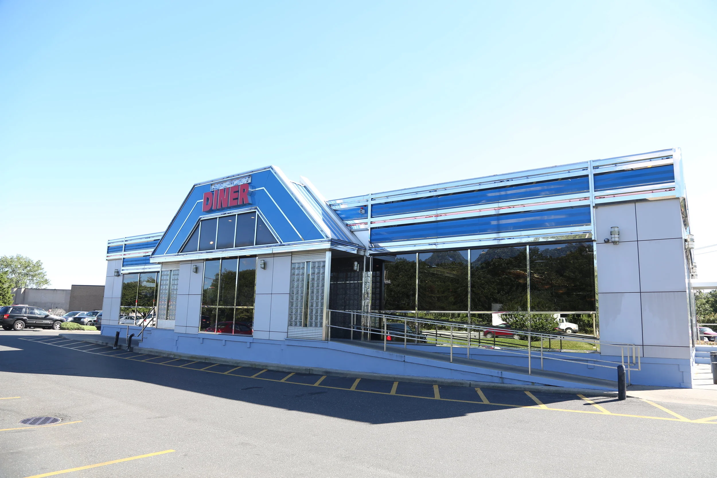 Airport Diner | Diners | Bohemia NY 631-585-8404