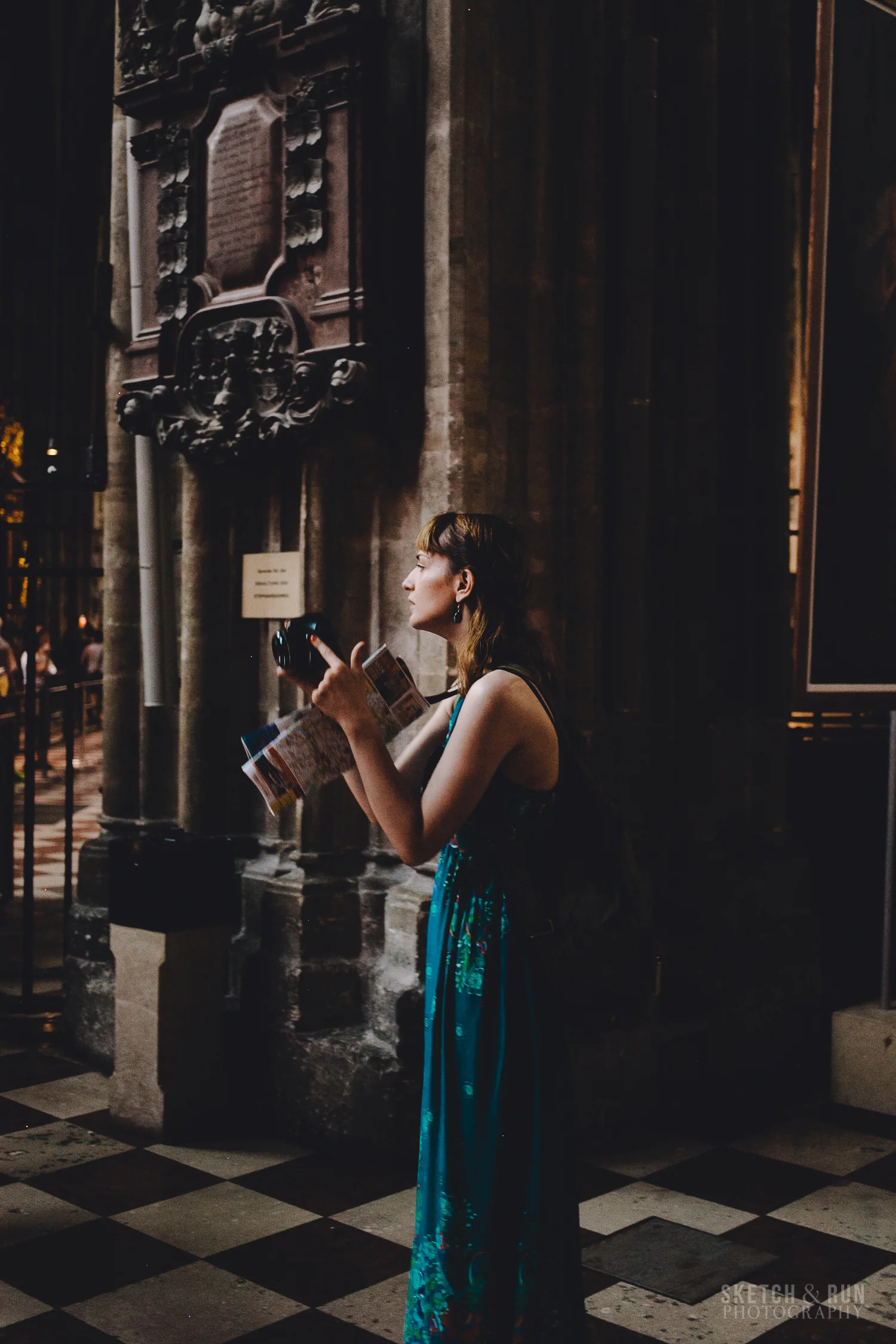 St Stephen's Cathedral, street photography, candid, sketch and run, vienna, austria