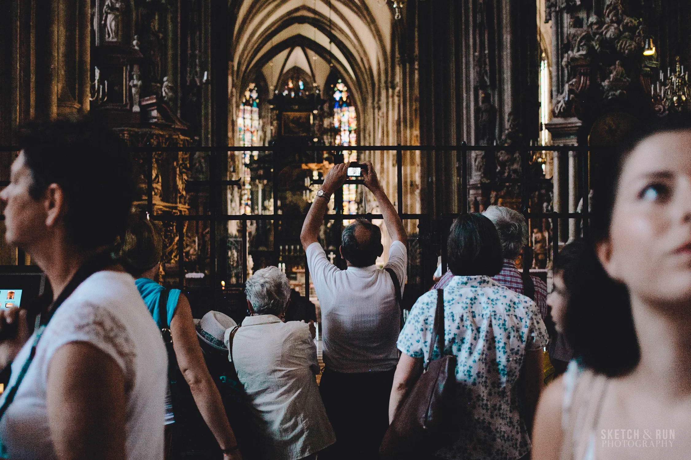 St Stephen's Cathedral, street photography, candid, sketch and run, vienna, austria