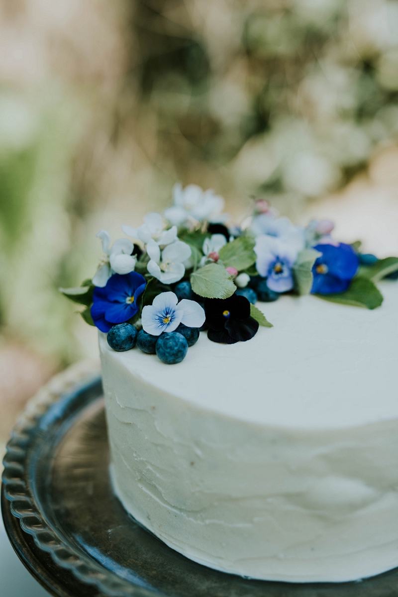 wedding cake with flowers | full-service destination wedding | get married in Denmark | Aero Island | Danish Island Weddings | Denmark wedding planners and venue