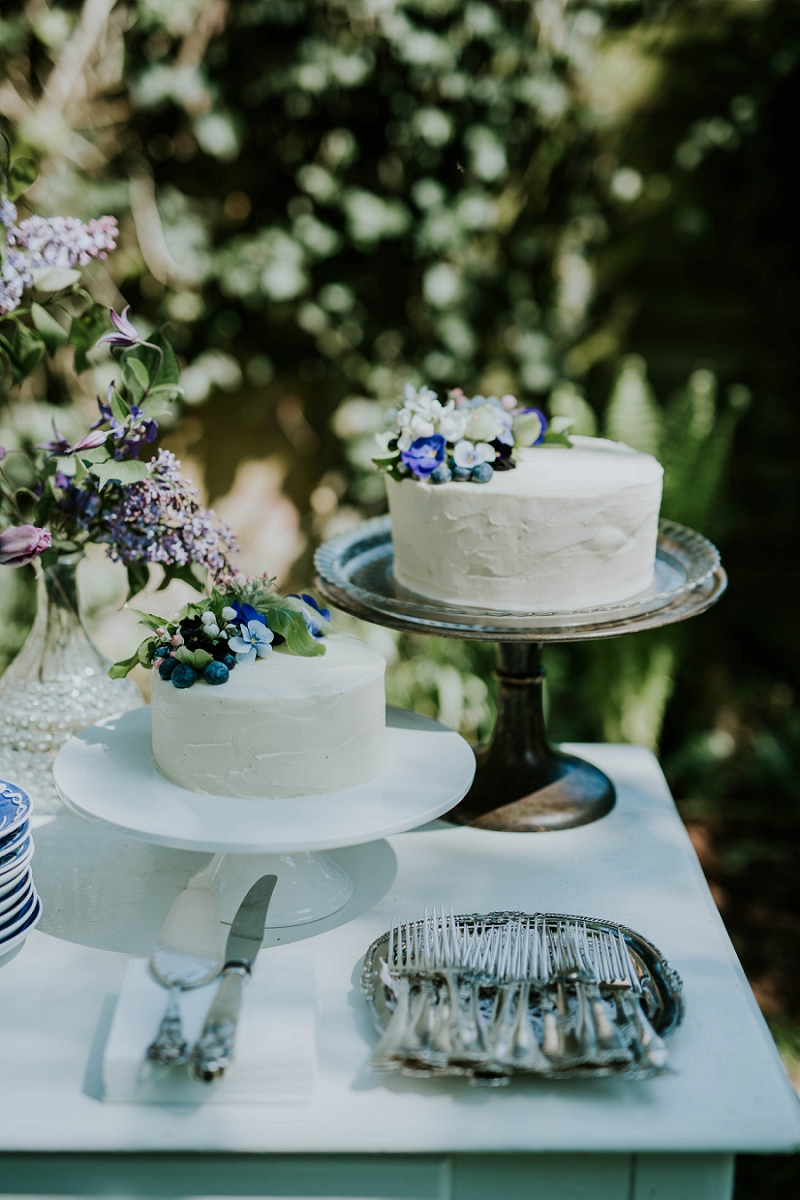 Artisan wedding cake with berries &amp; flowers | full-service destination wedding | get married in Denmark | Aero Island | Danish Island Weddings | Denmark wedding planners and venue