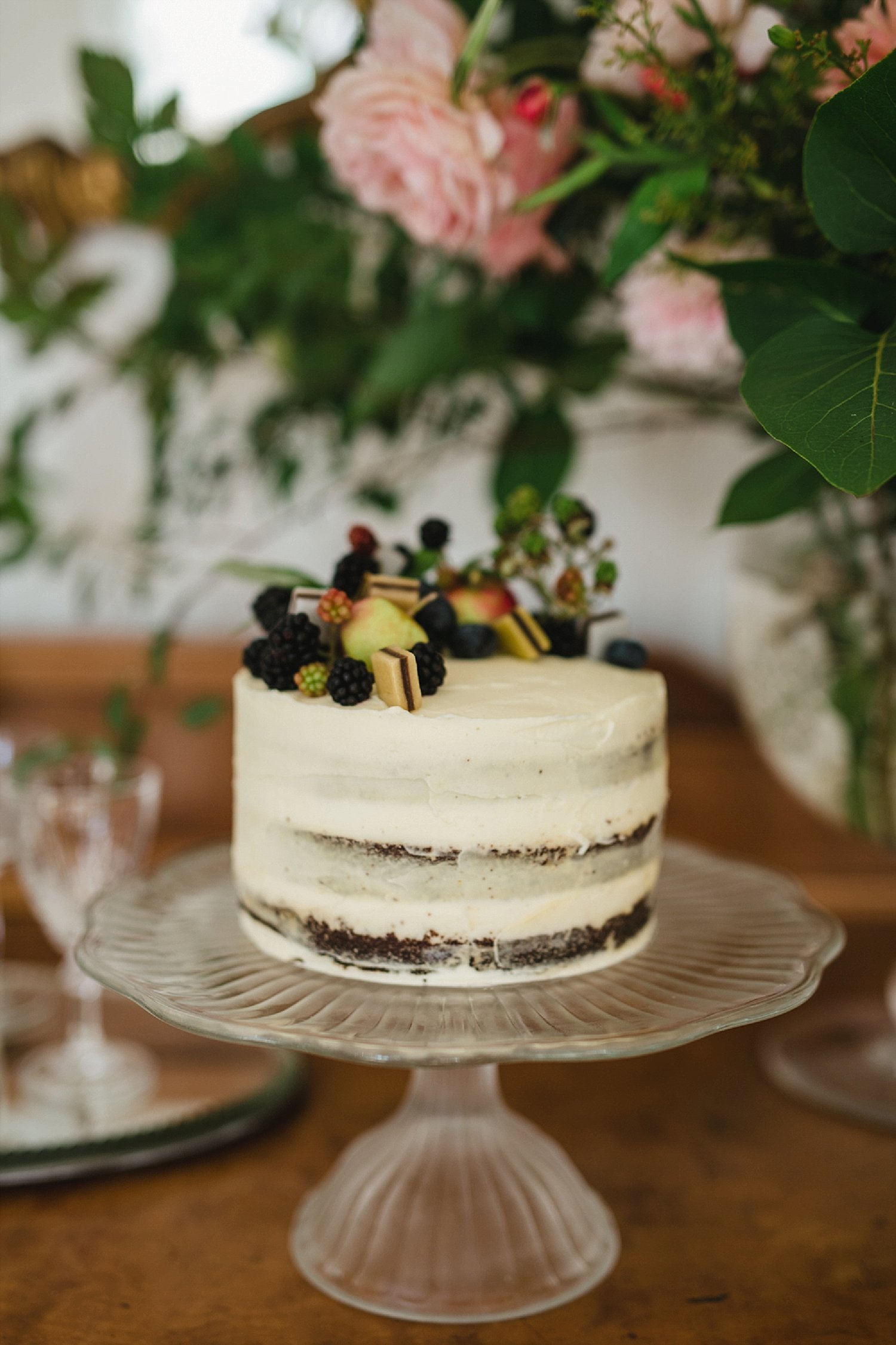 rustic “naked” wedding cake | full-service destination wedding | get married in Denmark | Aero Island | Danish Island Weddings | Denmark wedding planners and venue