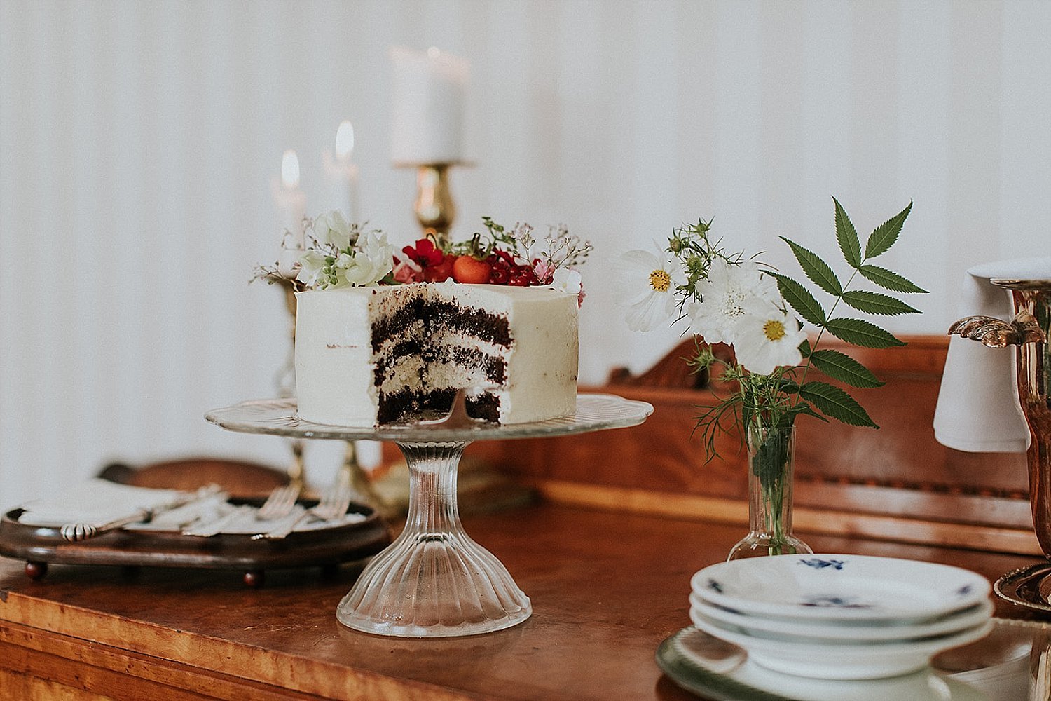 Artisan wedding cake with berries &amp; flowers | full-service destination wedding | get married in Denmark | Aero Island | Danish Island Weddings | Denmark wedding planners and venue