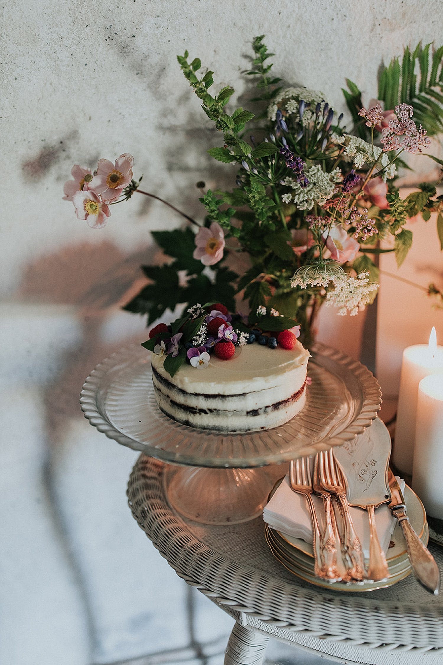 rustic small wedding cake with flowers | full-service destination wedding | get married in Denmark | Aero Island | Danish Island Weddings | Denmark wedding planners and venue