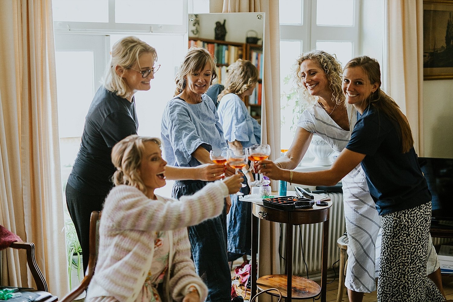 bride-getting-ready-champagne-toast