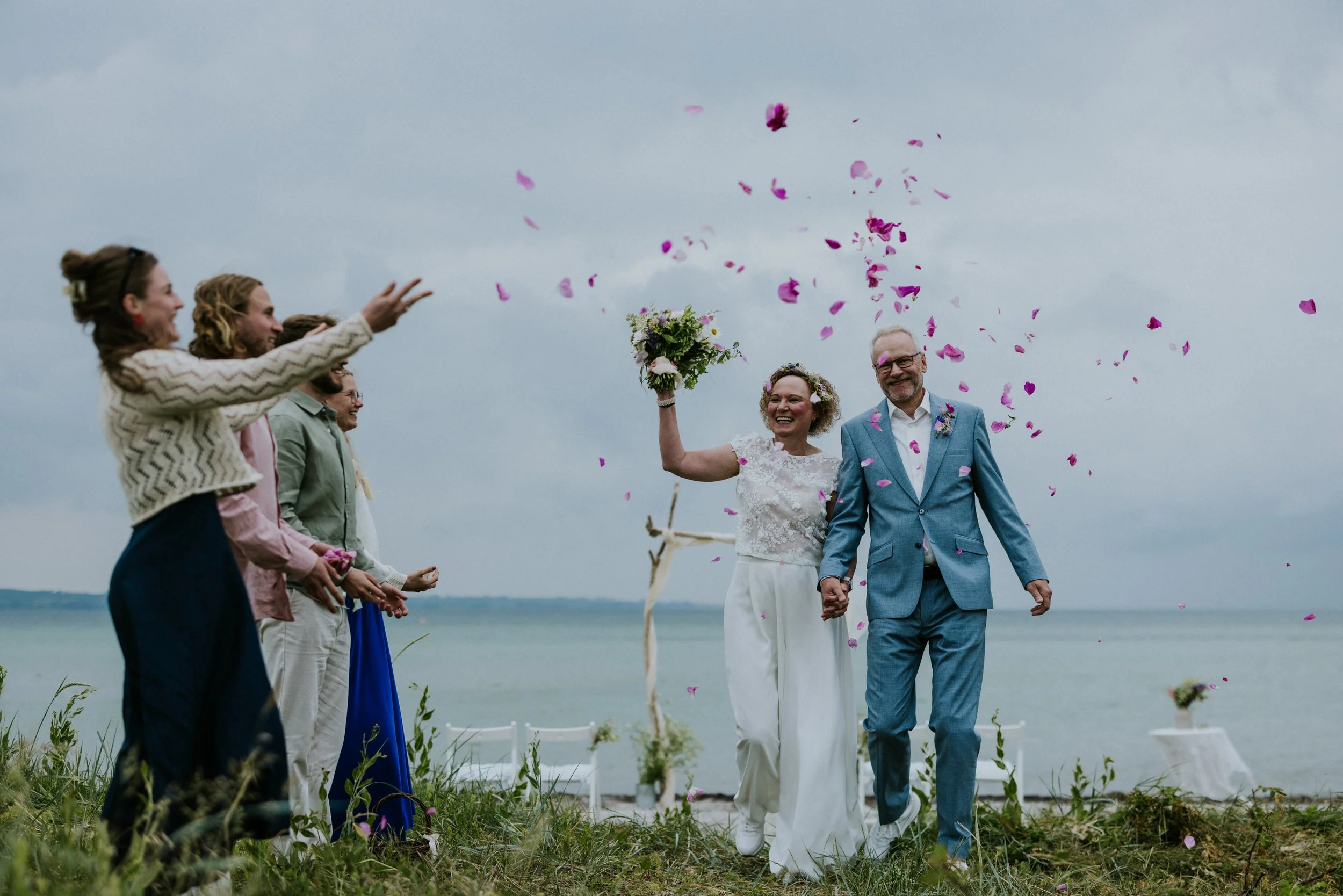 martina-marc-mature-couple-beach-wedding-aeroe.jpg
