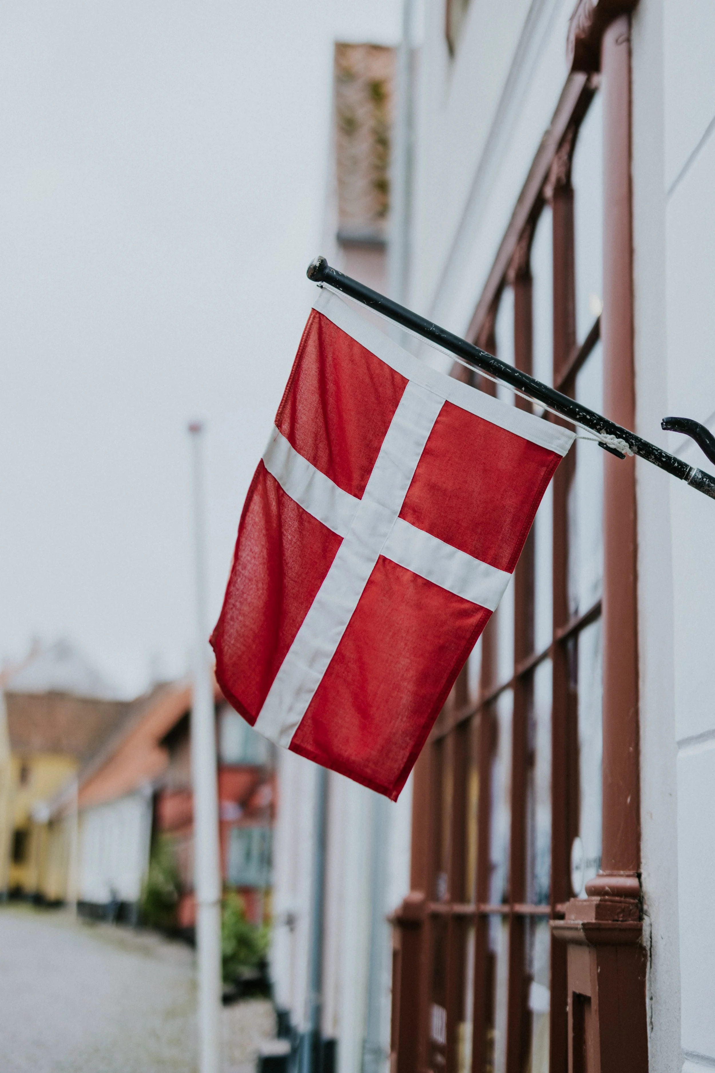 danish-flag-dannebrog-aeroskobing.jpg