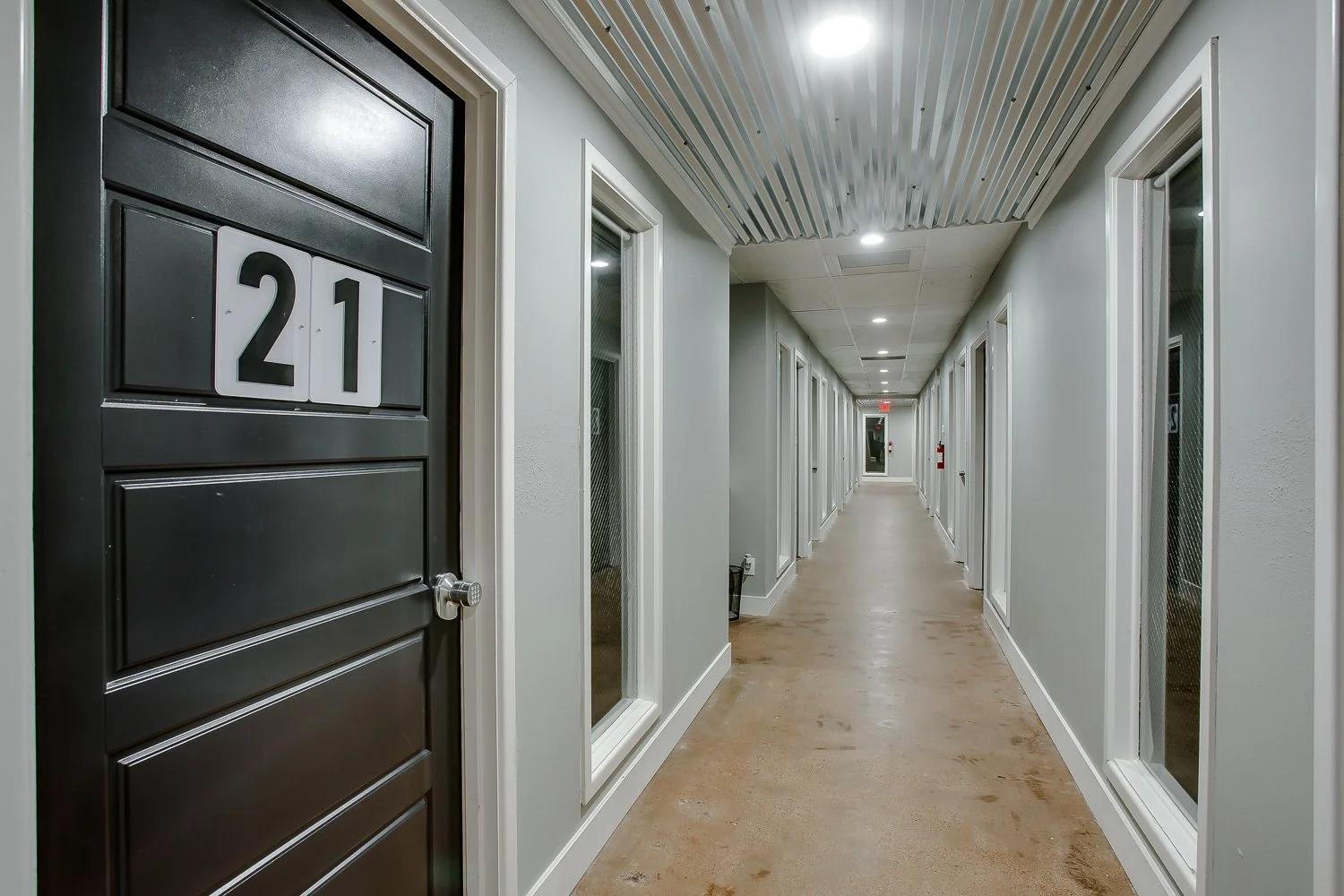 l-122.jpg