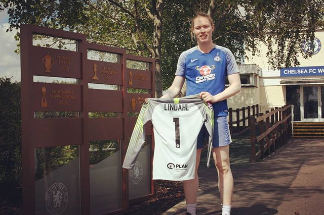 Give away! Leave a comment and tag a mate to be in the draw!
As a thank you to all the lovely fans out there I want to give away my @chelseafcw jersey.
A winner will randomly be drawn tomorrow at 10 am.
Pic by Timothy.
#KTBFFH #OneClub #CFCW #CFC #FAWSL