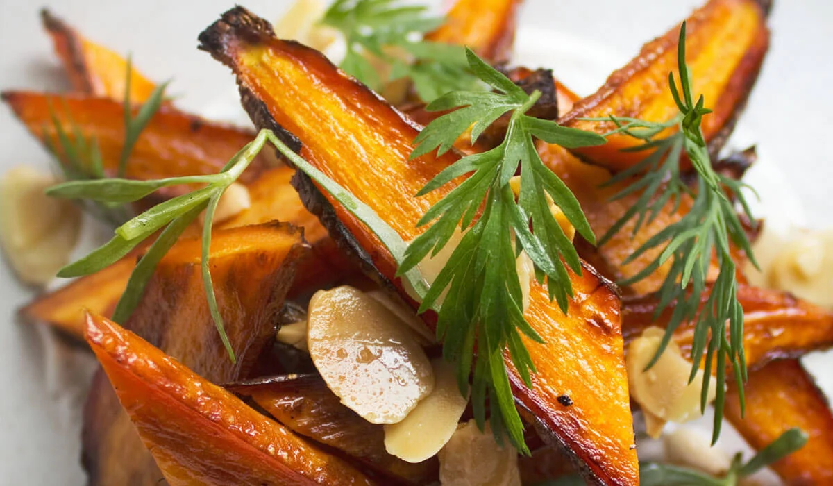 Roasted_Carrots_with_Dill_Terragon_Yogurt_Sauce.jpg
