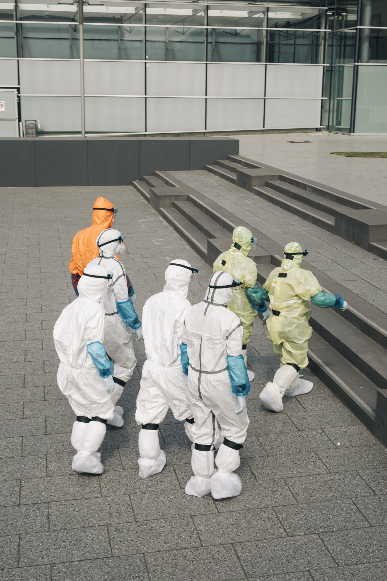  soldiers on the way to an exercise at a makeshift hospital in the exhibition halls in Hannover 