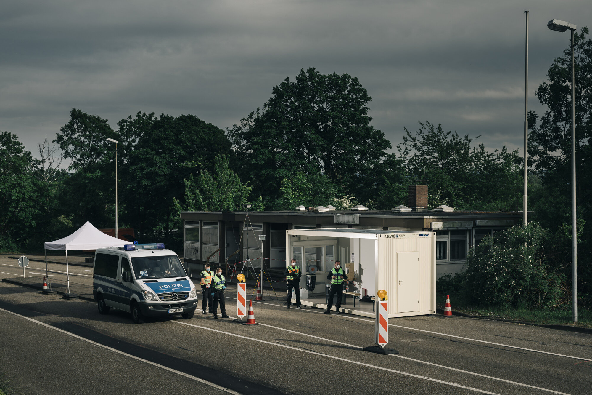  Police officers control the German-French border crossing in Wintersdorf in May. Every day about 1300 cars cross the border crossing, most of them commuters. At this time, only about 5 vehicles per day have to turn back. 