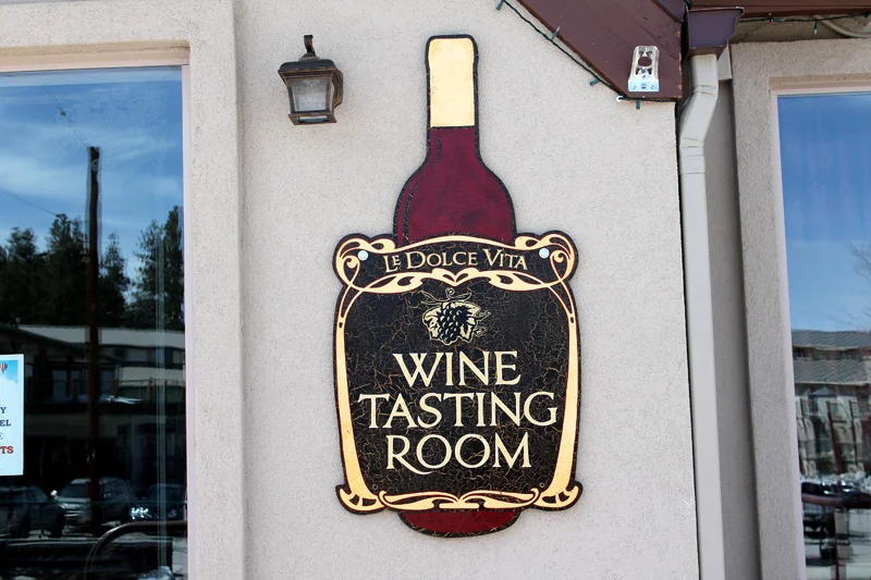 Wine-Tasting-Sign-Bottle.jpg