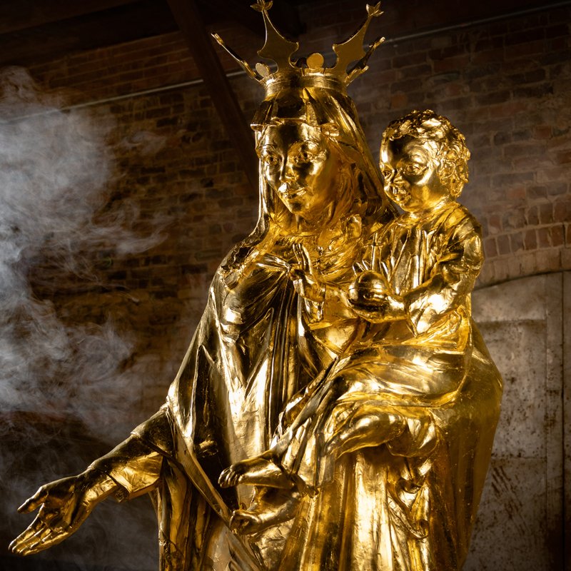 Our Lady of Victory Statue Gilding