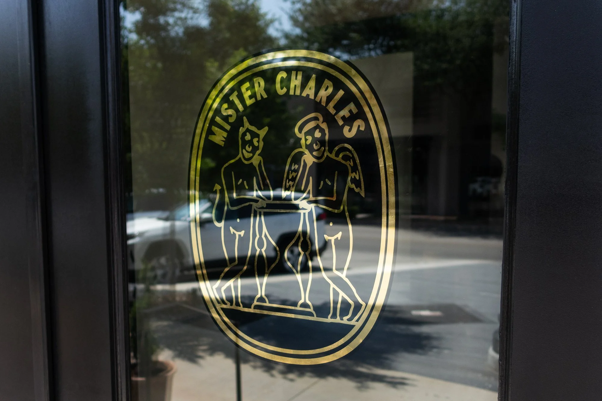 Gold Leaf Signs: Mister Charles Dallas