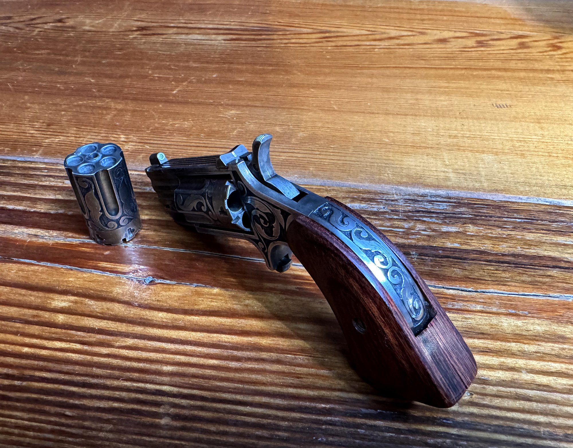 NAA-Pug-Engraved-04.jpg