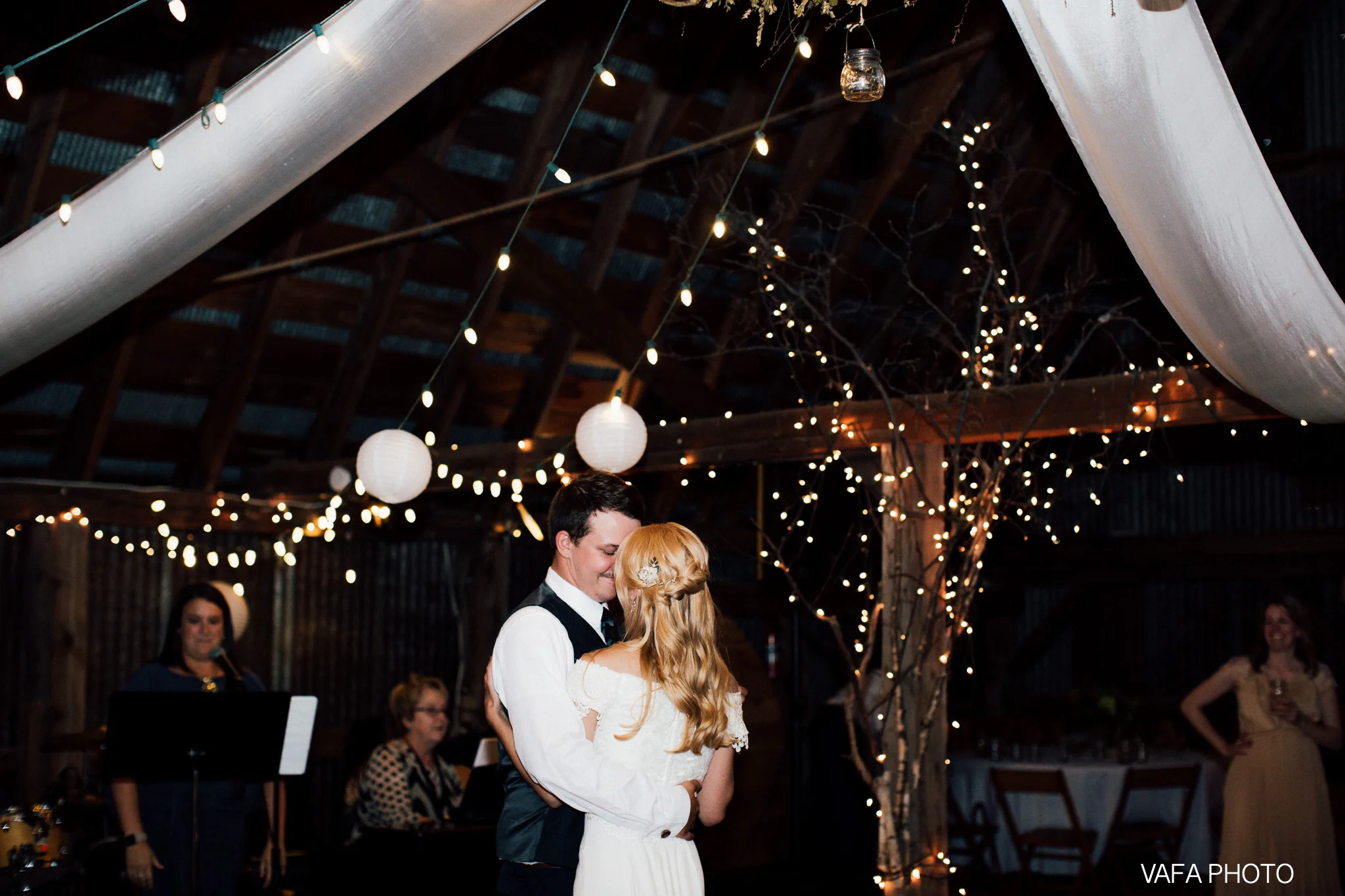 Belsolda-Farm-Wedding-Christy-Eric-Vafa-Photo-700.jpg
