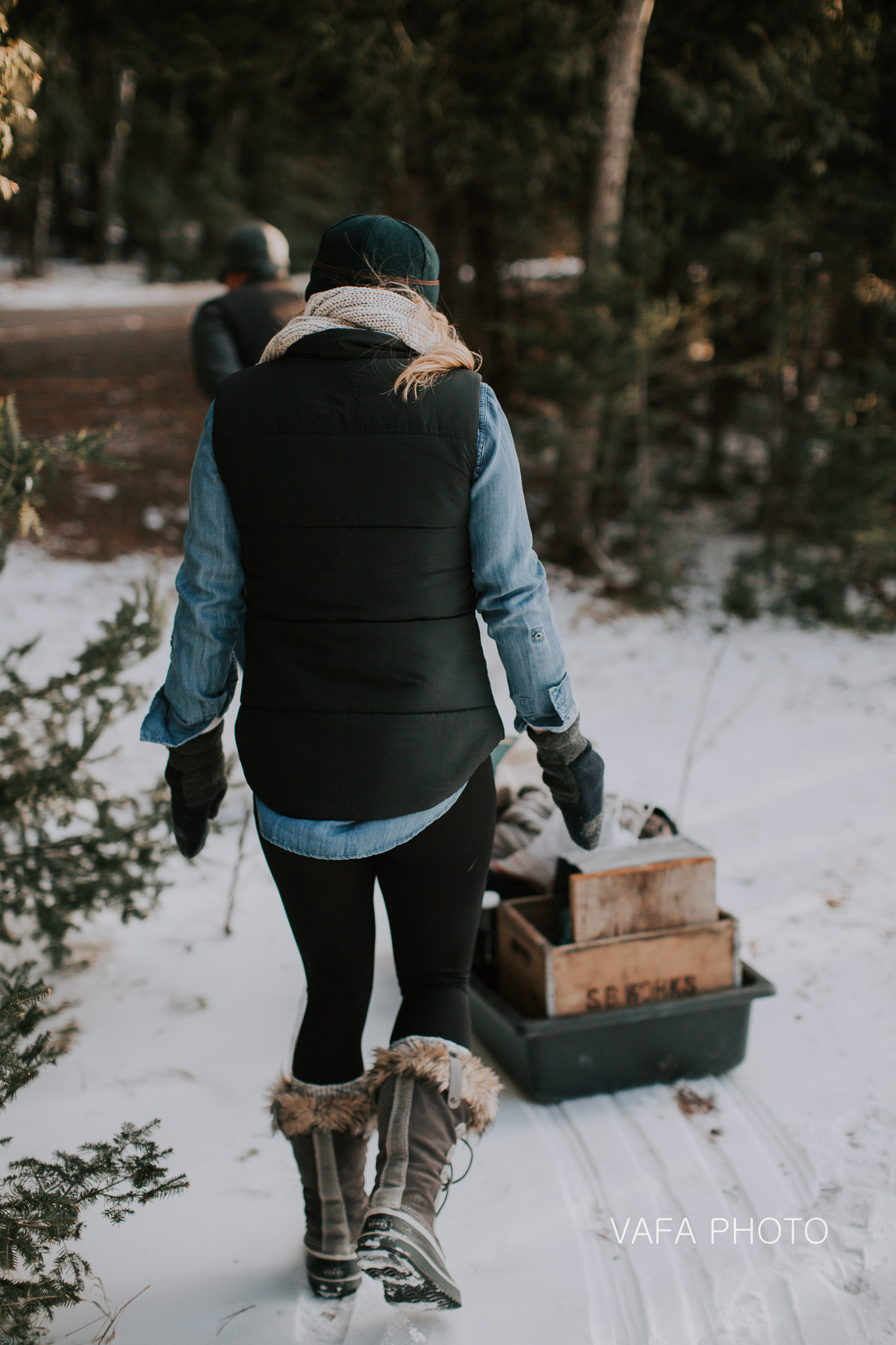   I had to include these images only for the PURE genius of these two. Our location required a long hike to and from the cars, so Nichole and Dan came prepared with supplies loaded up in a sled. I mean, c'mon, this is brilliant AND CUTE.  