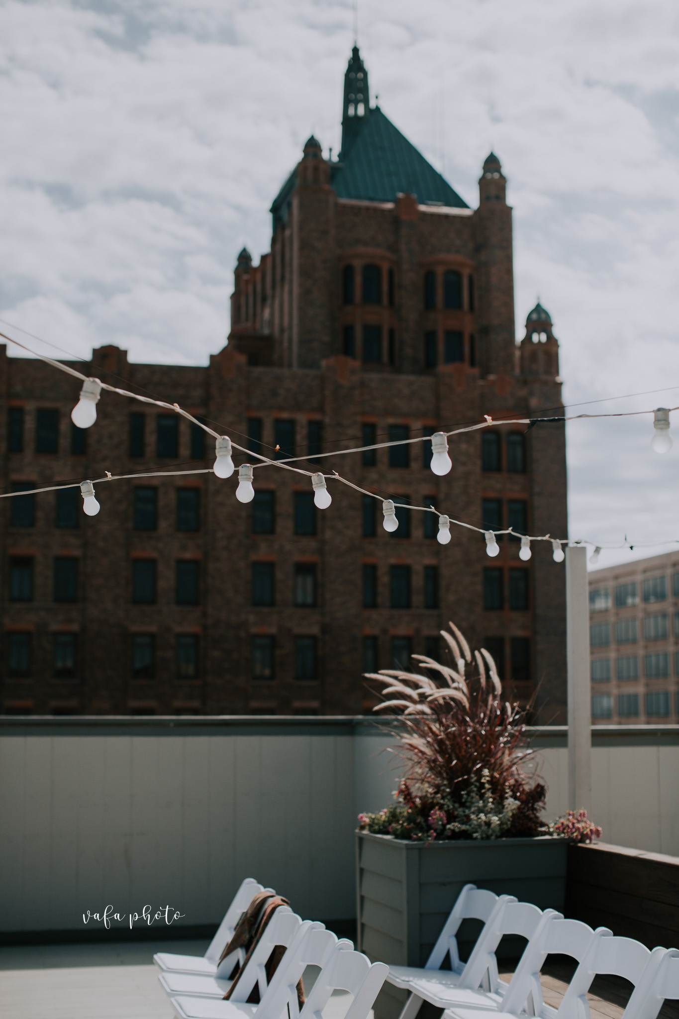 Milwaukee-Athletic-Club-Wedding-Amanda-Tony-Vafa-Photo-235.jpg