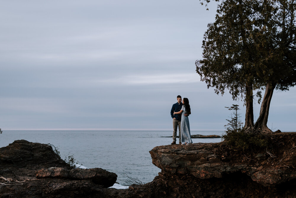 Presque-Isle-Park-Marquette-MI-Engagement-Cassilyn-Trent-Vafa-Photo-227.jpg