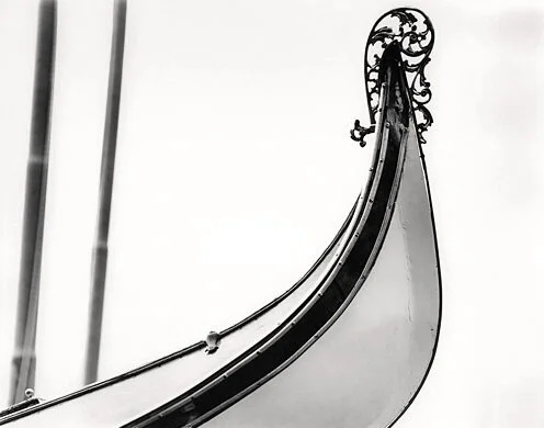 white_gondola_lg.jpg