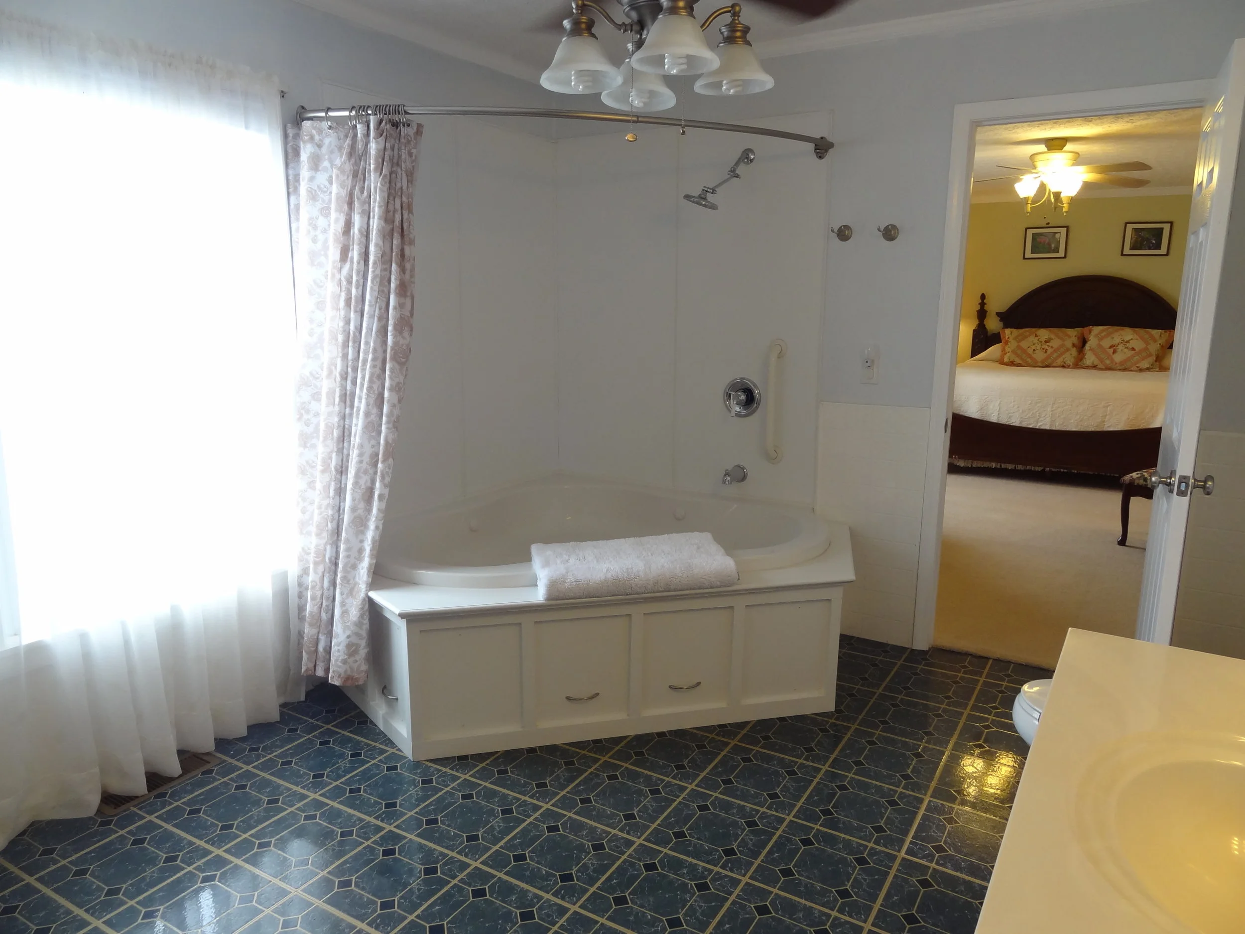 Sm Serenity Bath.jpg