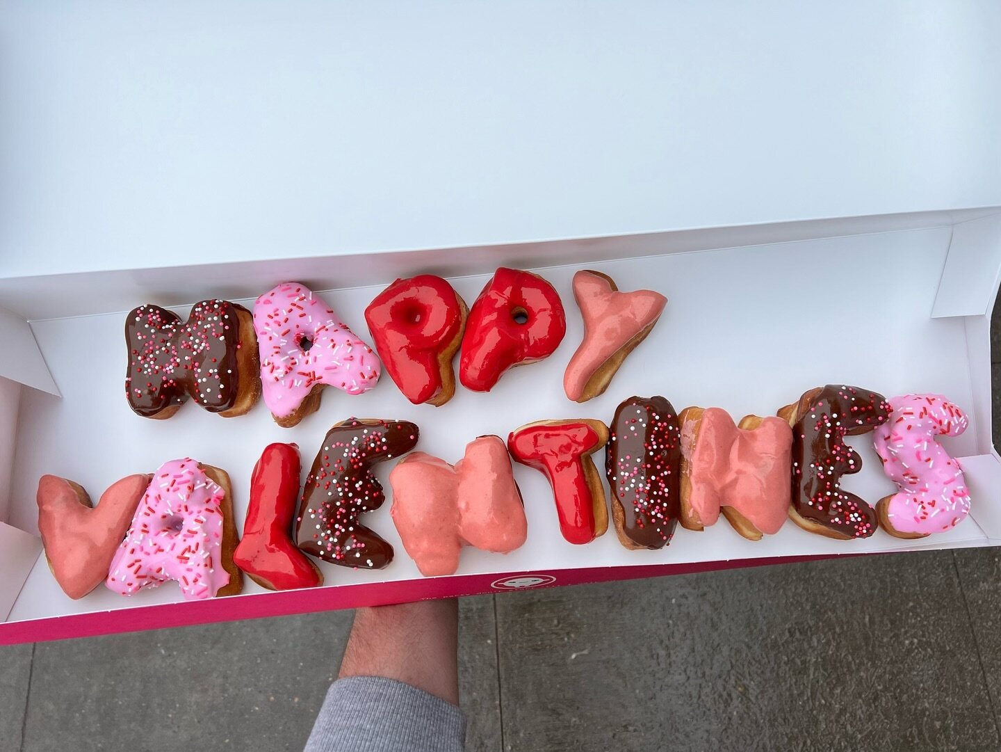 Just say it with donuts 💕 (it&rsquo;s so much easier 😅)

Valentine&rsquo;s Day letterboxes are back by popular demand - order online for pickup on February 14th from our Brewery location! 🍻

Featuring strawberry, raspberry, chocolate and pink vani