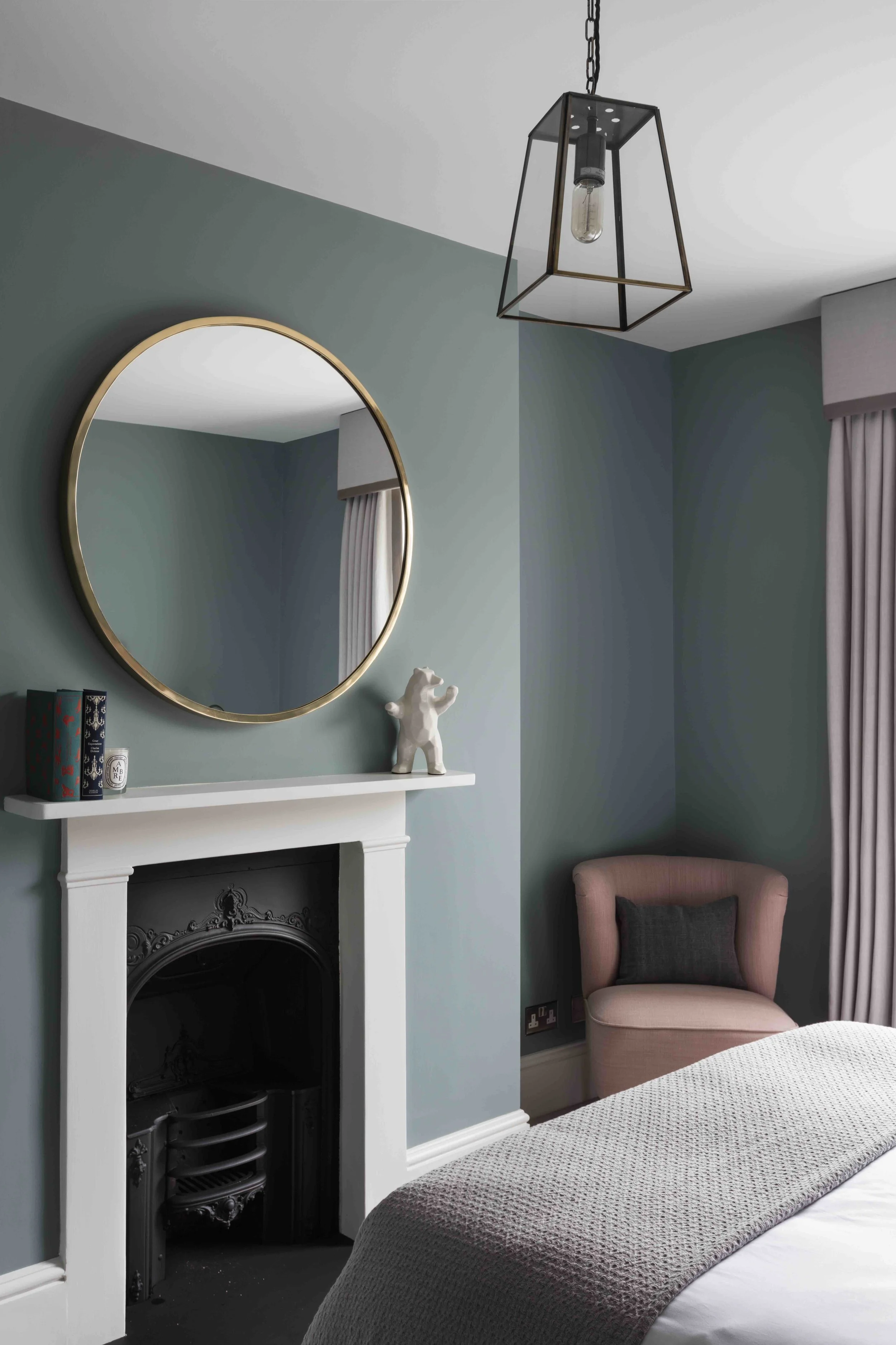 Green bedroom .jpg