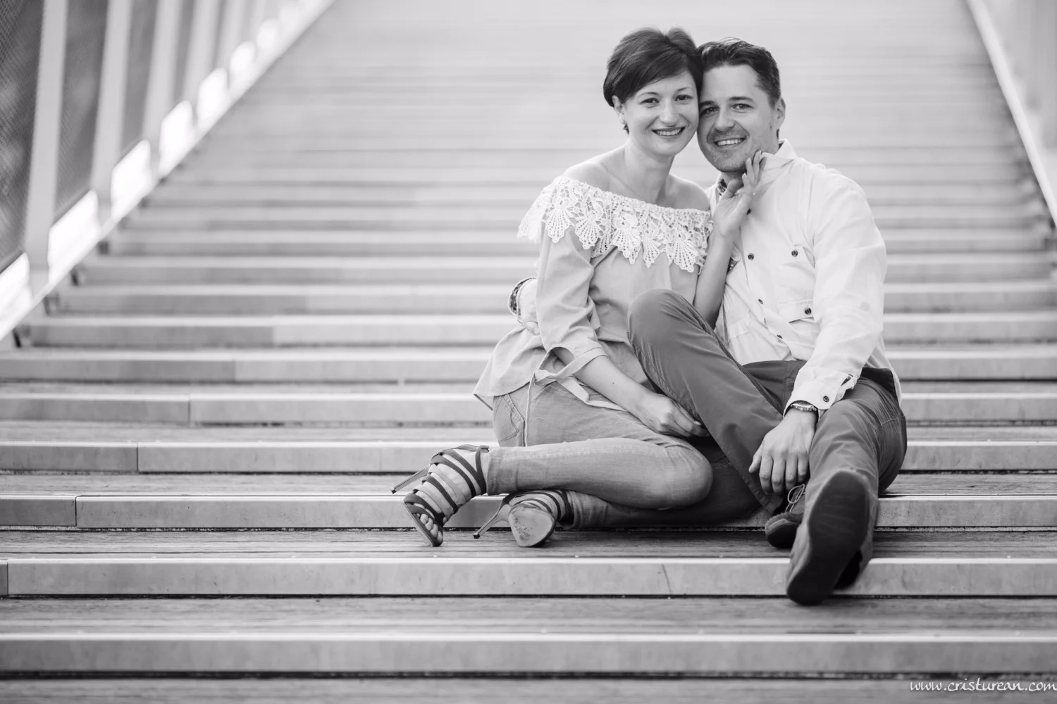 surprise-marriage-proposal-riesenrad-prater-giant-ferris-wheel-vienna-austria-alex-cristurean-photography-planner-high-emotion-weddings (14).jpg