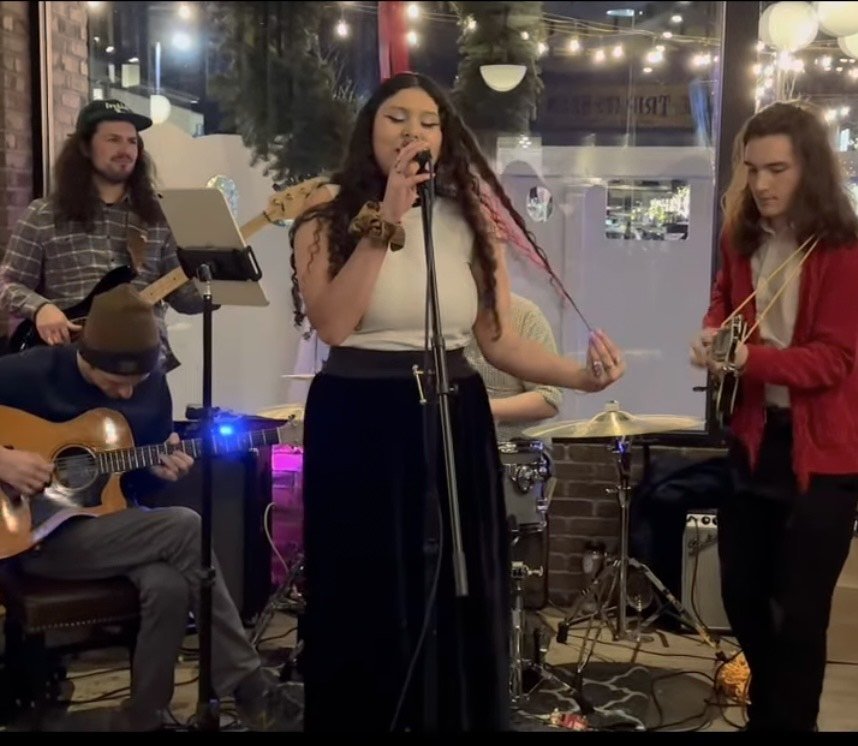 Live Music: Sylvia Pearl and The Oysters 