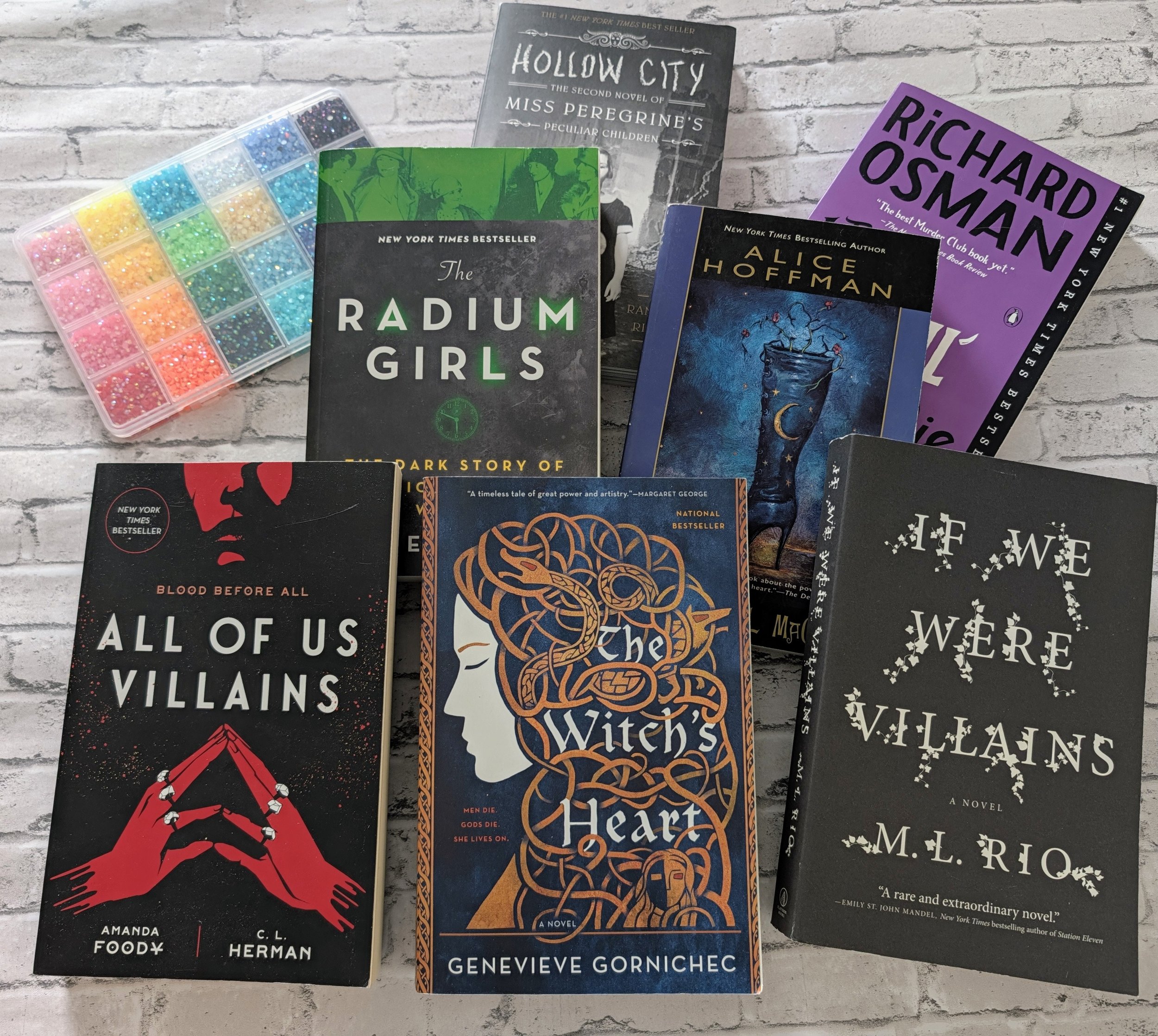 Bedazzle a Book: Horror/Thriller Theme