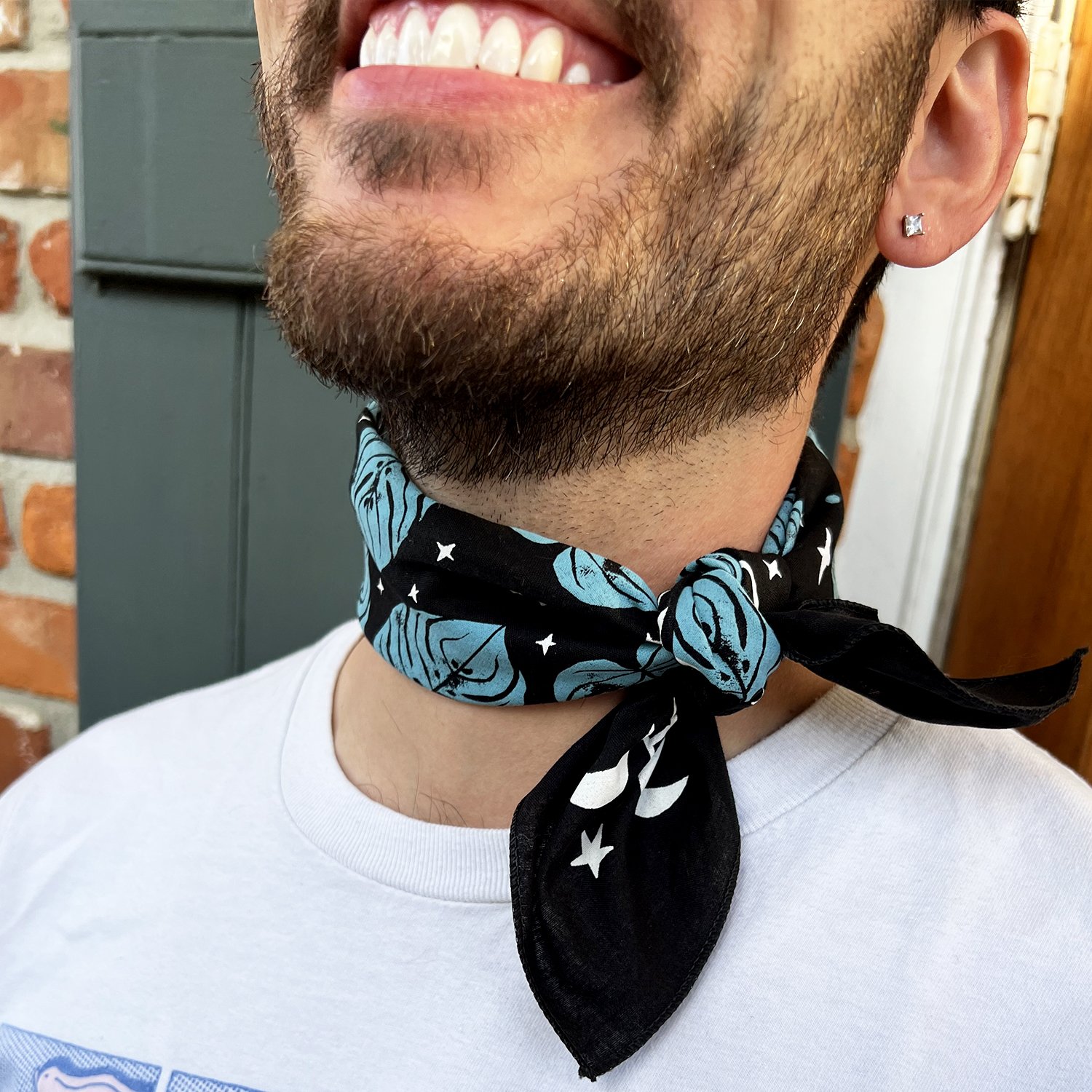 2022_MidnightTropics_bandana_online5.jpg