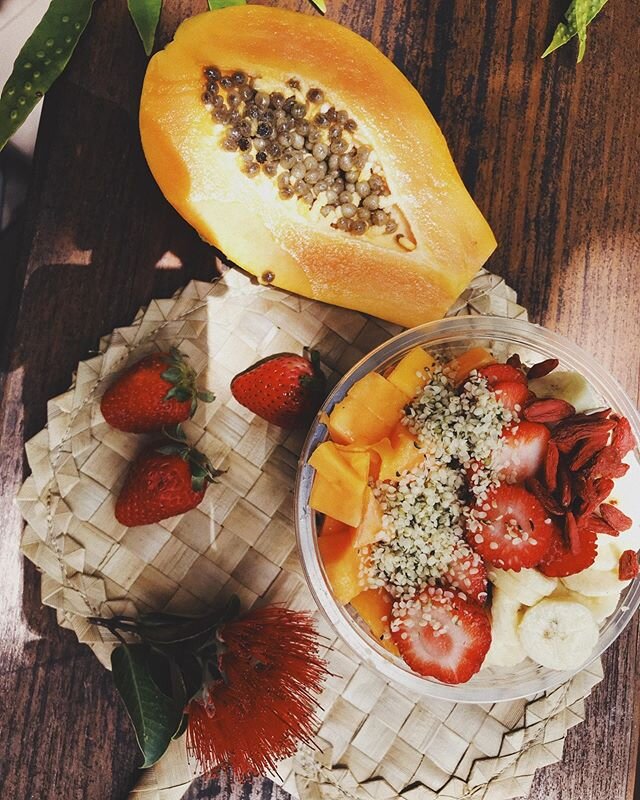 Tuesday outing 😋 grab a bowl and take it home ☀️☀️☀️ open until 3:00 ! - #paia #hawaii #maui #papaya #fruit #acai #bowl #healthy #organic #lifestyle