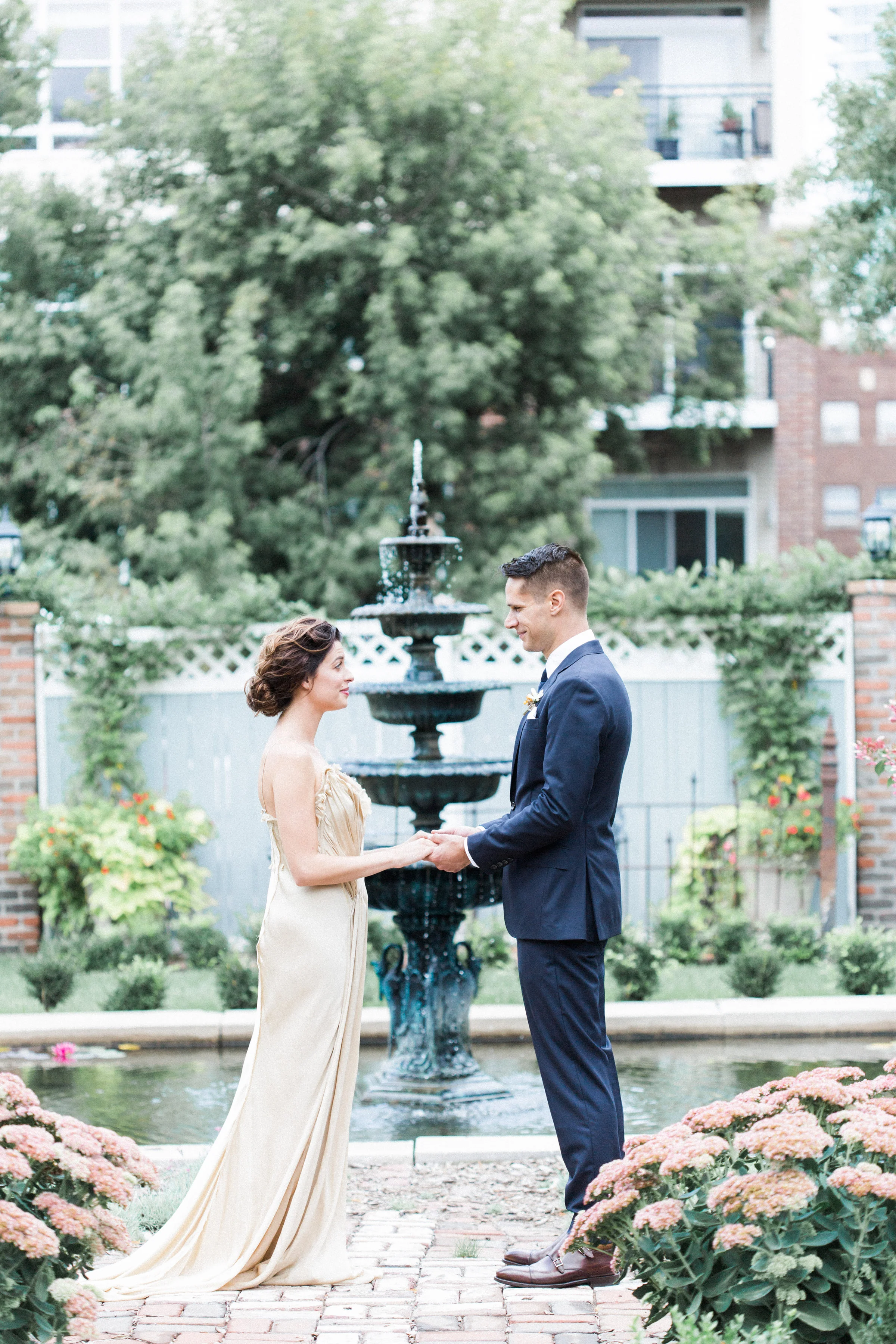 Grey Likes Weddings Editorial at 300 Clifton